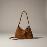 Sac tressé cuir souple porté épaule - Vue 1 - sac tressé